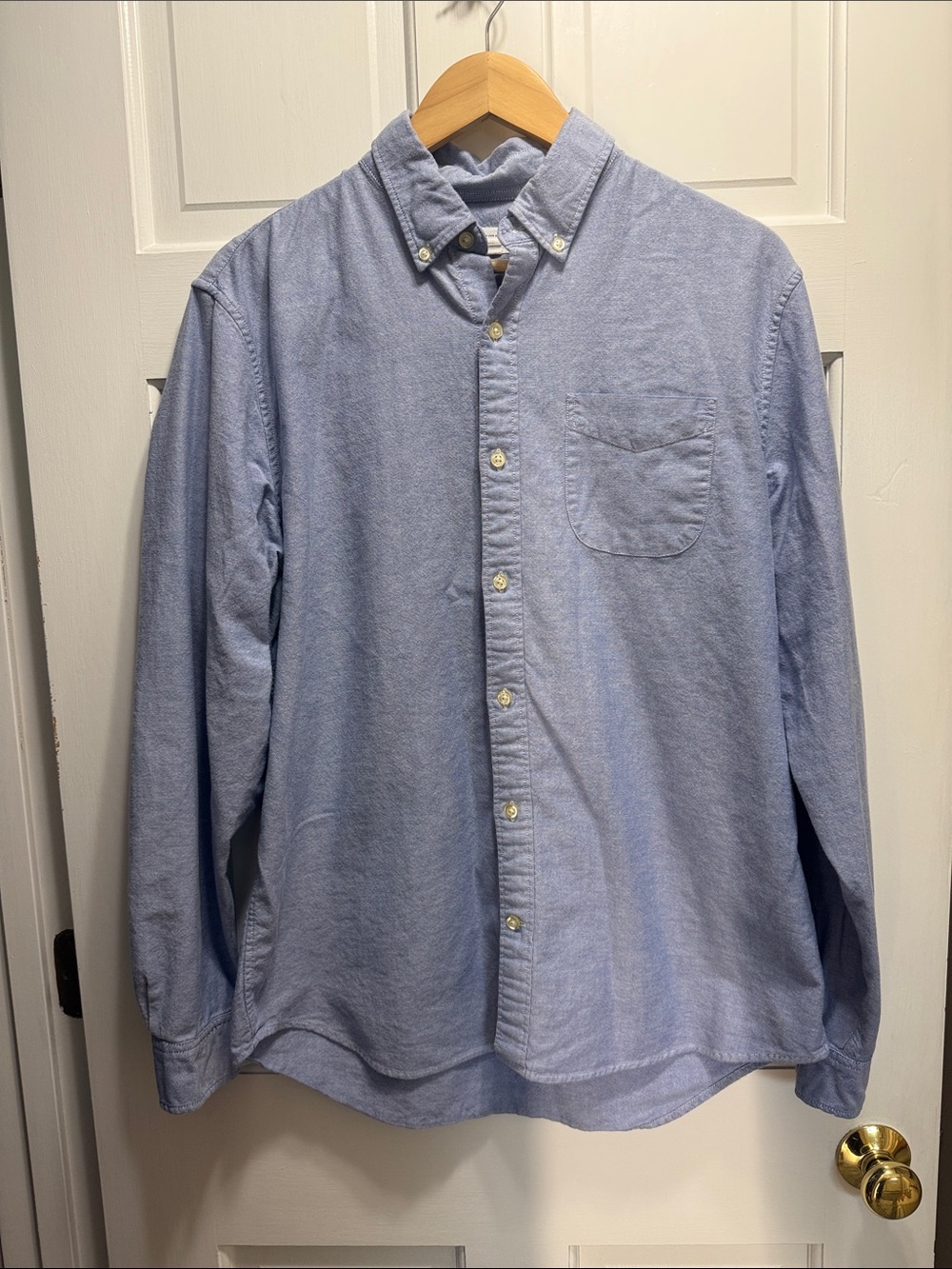 Gap light blue standard fit button down shirt